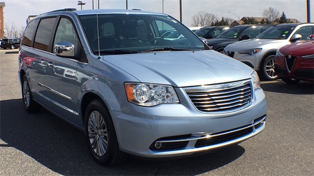 Pre Owned 2016 Chrysler Town Country Touring L 4d Penger Van In Pre Owned 2016 Chrysler Town Country Touring L